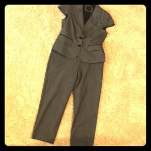 Women’s suit - size M coat & 10 pants “Drew fit”